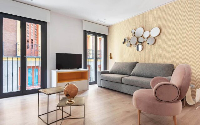 Incredible Design 2bedroom Apt, Sleeps 6 in Centro
