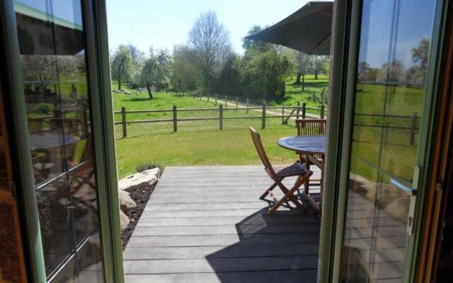 Gîte la Baroche-Sous-Lucé, 3 Pièces, 5 Personnes - Fr-1-497-7