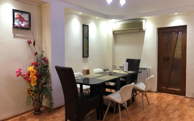 3-Room Delta Modern Residence