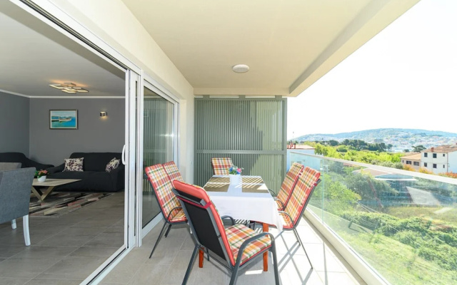 Luxury 90 m2 Apt.w.balcony & Spectacular sea View
