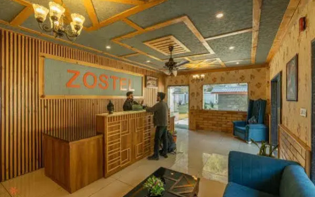 Zostel Plus Kareri