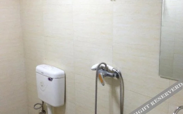 Junhong Holiday Hotel