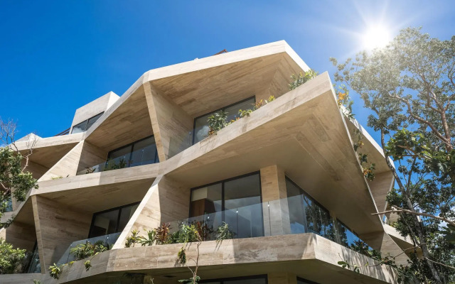 Mistiq Luxury Condo