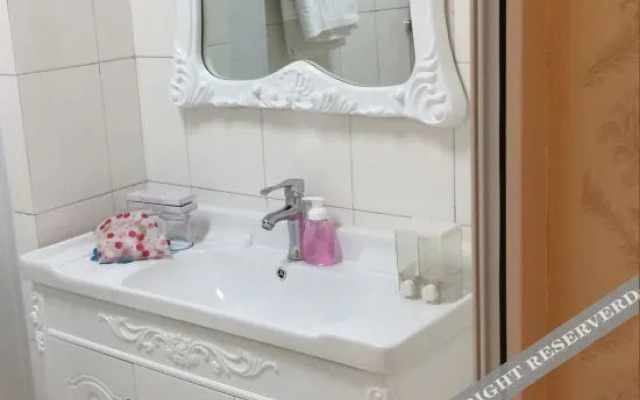Milai hotel apartment (Jinan North Railway Plaza store)