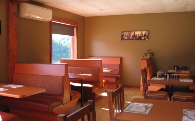 Resto Motel Le Riverain
