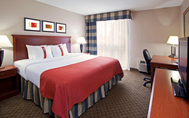 Holiday Inn Hotel & Suites Cincinnati - Eastgate by IHG