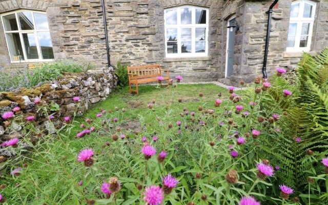 2 Railway Cottages