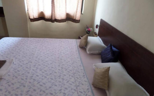 Cosmos Luxury Service Apartment Vimannagar