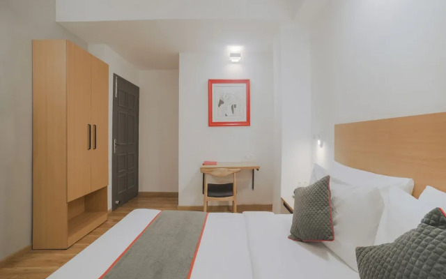 Oyo Townhouse 082 Chander Nagar Janakpuri