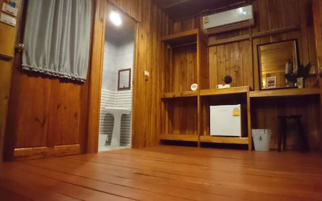 Lanta Para Hut