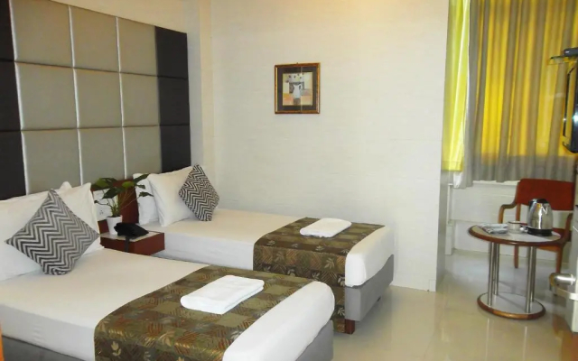 Elphinstone Hotel