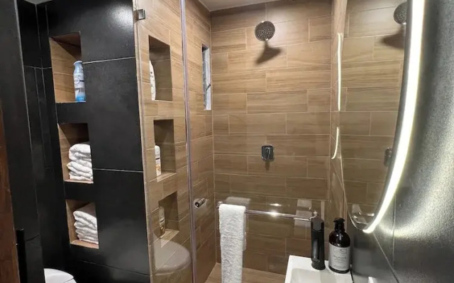 Posh Polanco Apts with Tv and Desk