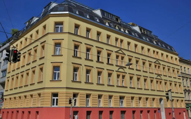 Studio-Apartment between Schoenbrunn & the City Center (30)