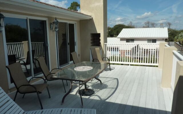 Blackbeards Hideaway by Jekyll Realty