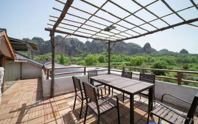 Xiongxiong Tribe Homestay