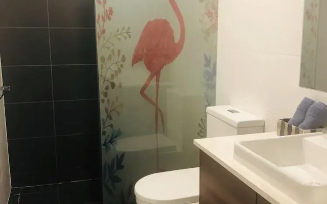 Stylish Home 15 mins from City & Airport