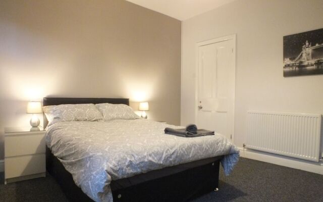 Walthall Place