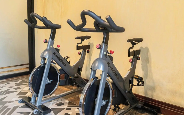 Casa de Adobe Gallery & Luxury Boutique