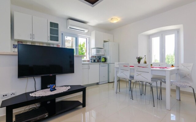 Amazing Home in Slano With Wifi and 4 Bedrooms