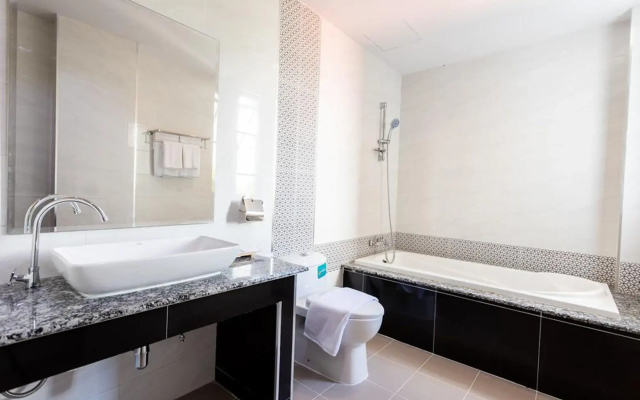 O2 Hotel Lopburi