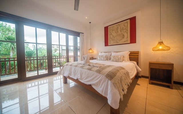 3BR Villa White Rose Central Canggu – Guest Rooms – Tibubeneng