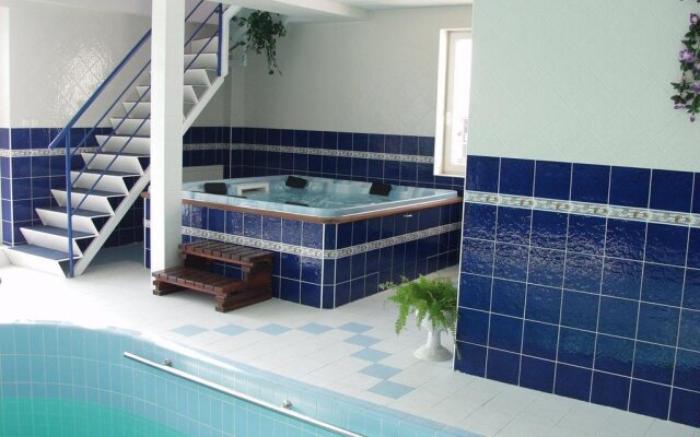 Relax House