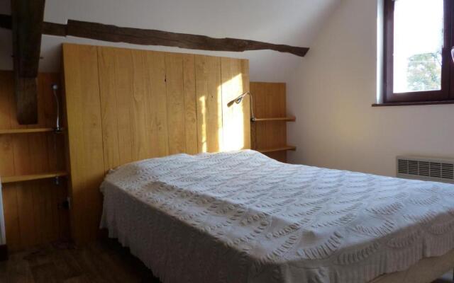 Gîte Dompierre-sur-Besbre, 4 pièces, 6 personnes - FR-1-489-51