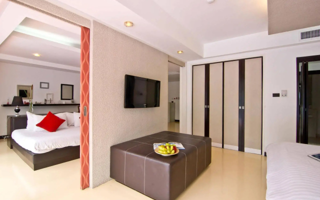 The Sea - Cret Hua Hin