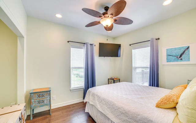 Canal-front Coastal Getaway in Gilchrist w/ Deck