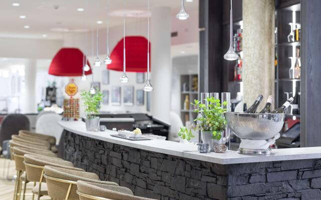 Holiday Inn — the niu, Franz Vienna