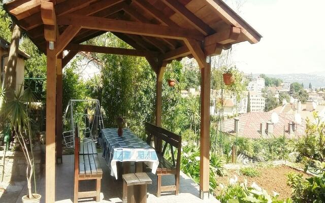 Spacious Apartment With Terrace in Opatija