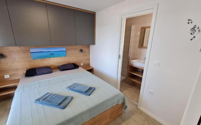 Mobilhome NaMore C4, Tisno