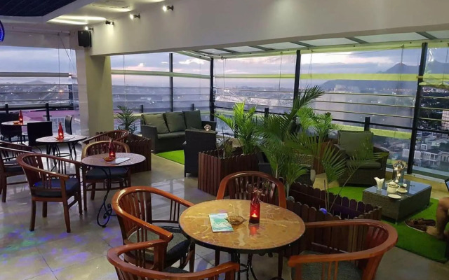 Palms Hotel
