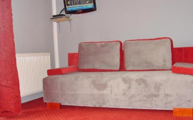 Pensjonacik Cyklada Comfortable Rooms Close to the Lake