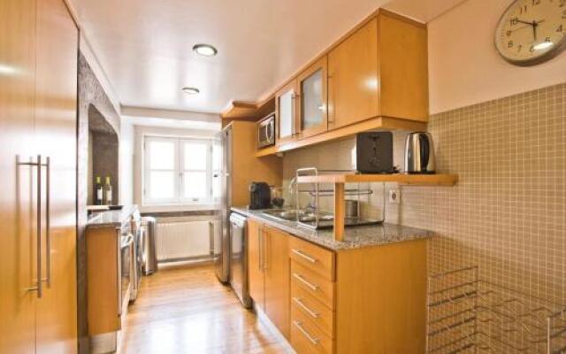 Bmyguest - Downtown Luxury Apartment