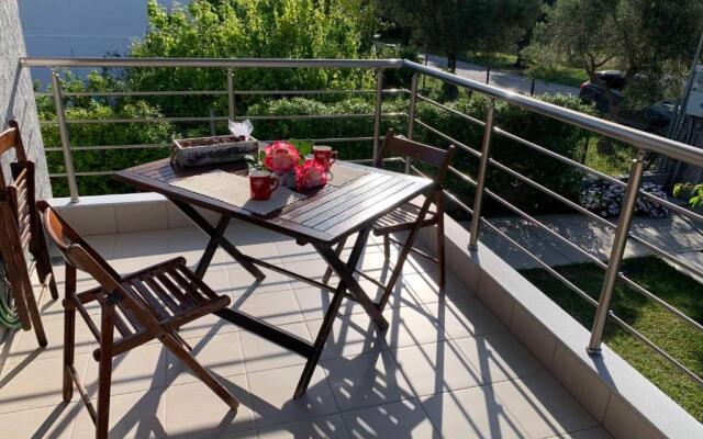 Lovely 2-bedroom holiday home in Nea Kallikratia