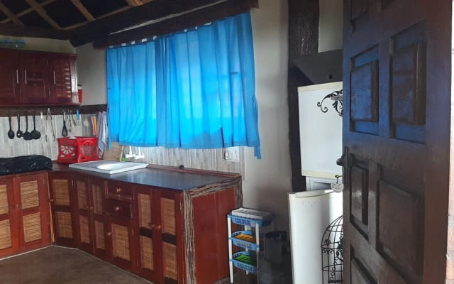 Makolo Bay & Dive Africa