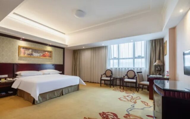 Vienna Classic Hotel (Kunshan Zhangpu Yindu Commercial Plaza)