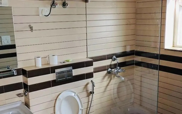 Fabhotel Harnoor House
