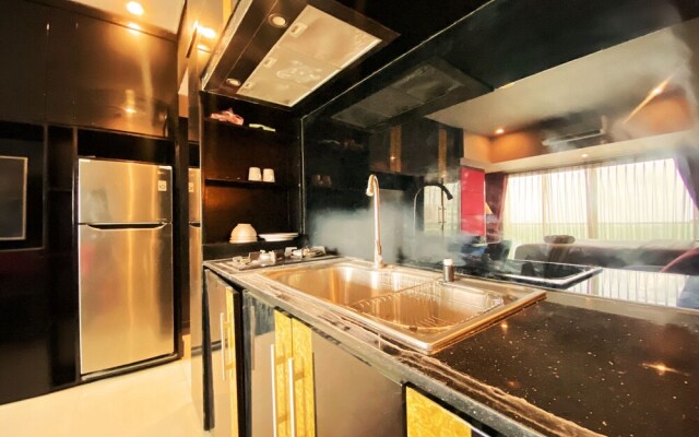 Clean And Comfy Studio Room At Tamansari La Grande Apartment