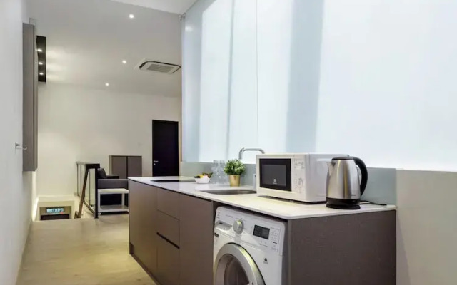 Hutton Suites Hotel Managed By The Ascott Limited