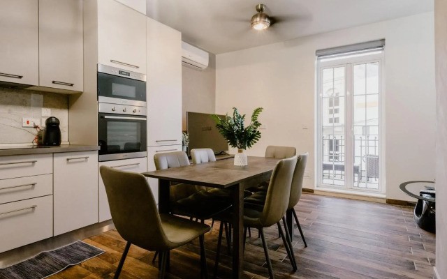 LA88 Bayview Apartment I