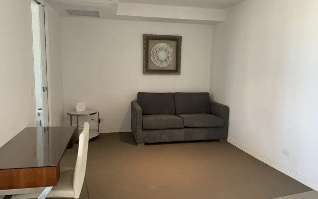 The Oracle Broadbeach 906