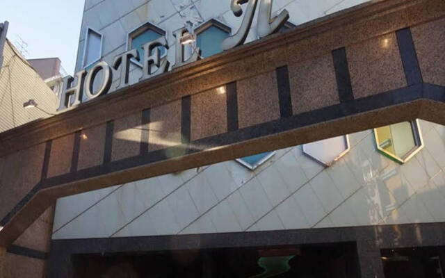 Pi Tourist Hotel