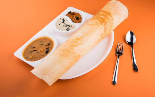 Golden Cafe by OYO Rooms