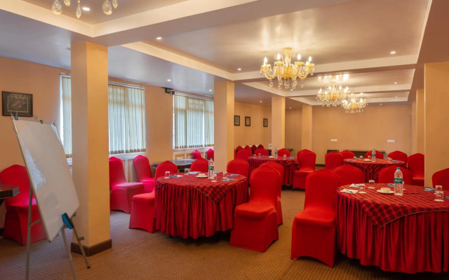 Summit Oakden Resort Mall Road