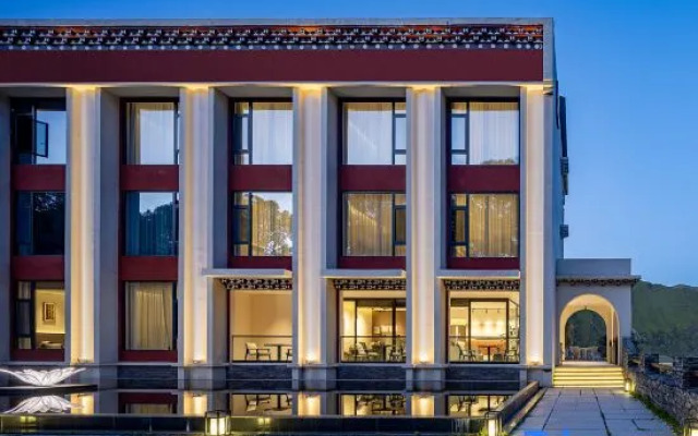 Wolian Huayin Hotel in Xinduqiao