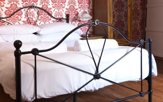 The Bull Hotel Maidstone/Sevenoaks