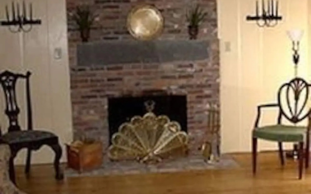 Green River Bridge House