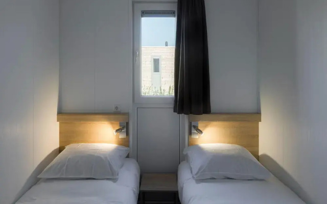 Comfy Lodge Near Beach
